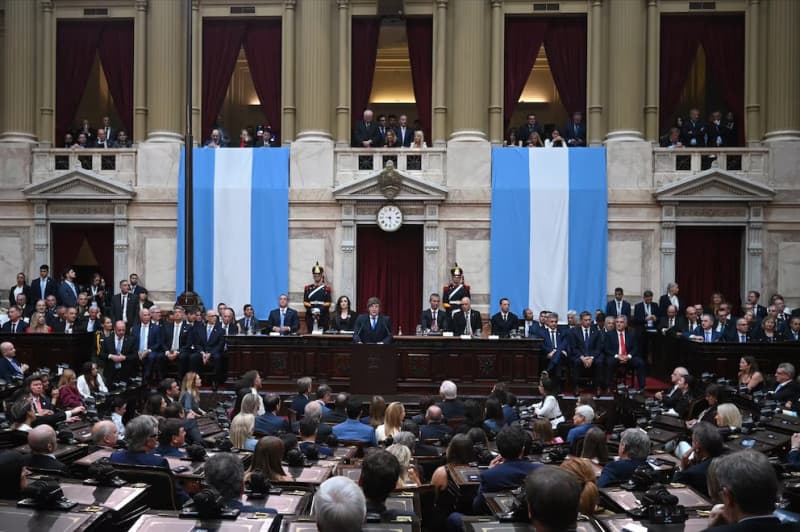 Milei adelanta $400.000M a gobernadores clave