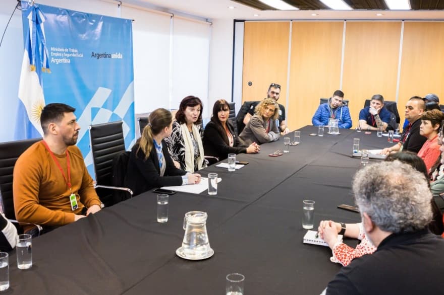 Textiles fueguinos se reunirán con De Mendiguren buscando certezas para el sector