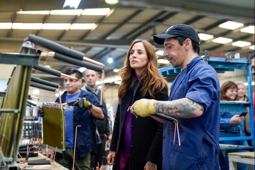 Tolosa Paz recorrió obras en Tierra del Fuego: "Este es el Estado que queremos", destacó