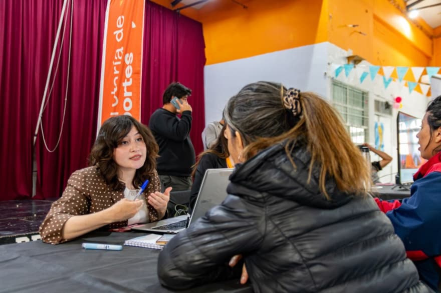 El programa ‘Gobierno en tu Barrio’ asistió a 400 personas en Río Grande