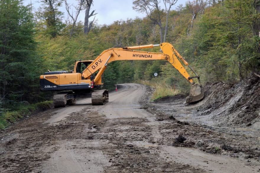Vialidad provincial realiza trabajos de mantenimiento en distintos tramos de rutas fueguinas
