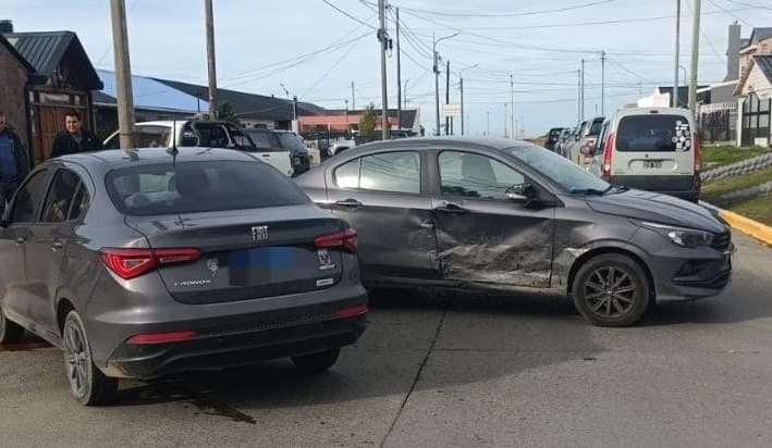 Una mujer lesionada en choque ocurrido en barrio Mutual