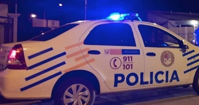 Incendiaron un auto en Río Grande: investigan un hecho intencional