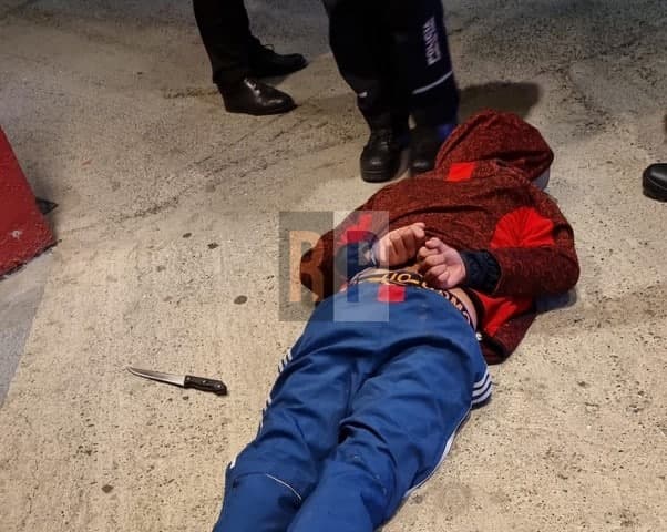 Pelea de jóvenes en la madrugada terminó con un apuñalado, un detenido y 11 menores prevenidos