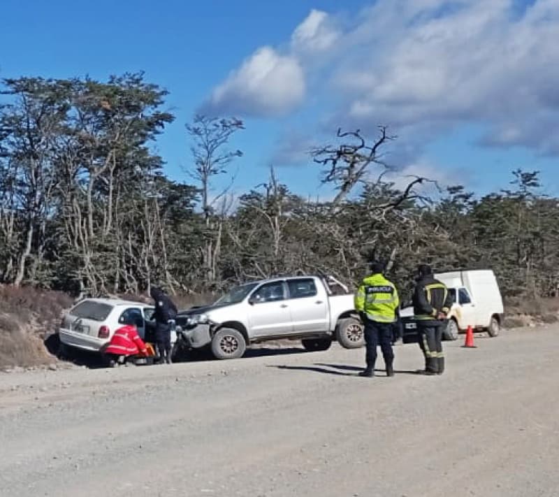 Choque frontal en Tolhuin en la ruta N°23 a Laguna Negra