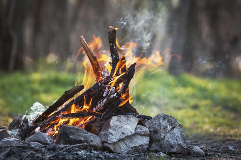 Cinco multas por fogatas en lugares no habilitados