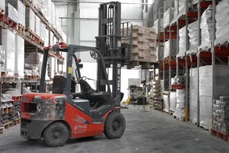 La actividad económica cayó 2,9% en febrero