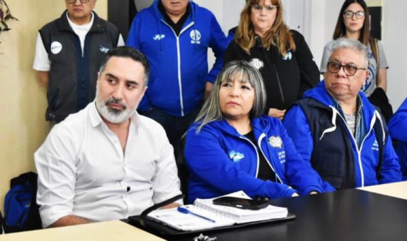 Sueldos estatales en caída: “Veremos qué medida tomar”