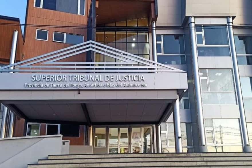 Nuevo revés judicial para la reforma constitucional: el Superior Tribunal rechazó una cautelarMelella: “Algunos no quieren la reforma porque cobran cuatro o cinco veces más que el gobernador”