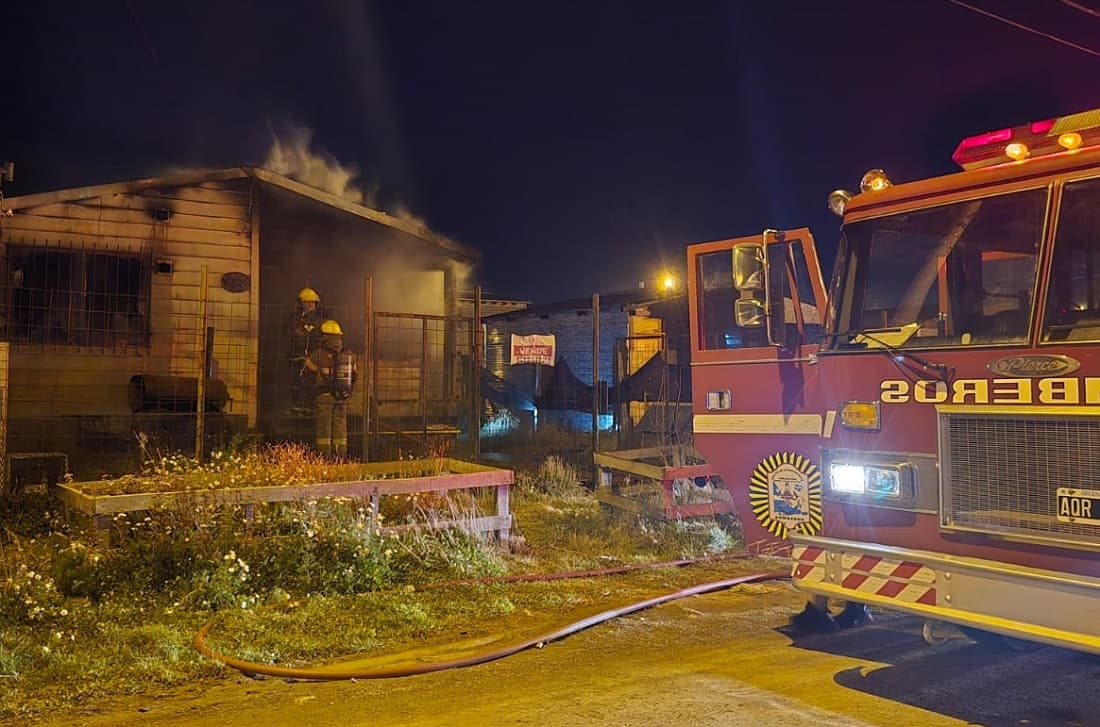 El fuego arrasó con una casilla que estaba para la venta