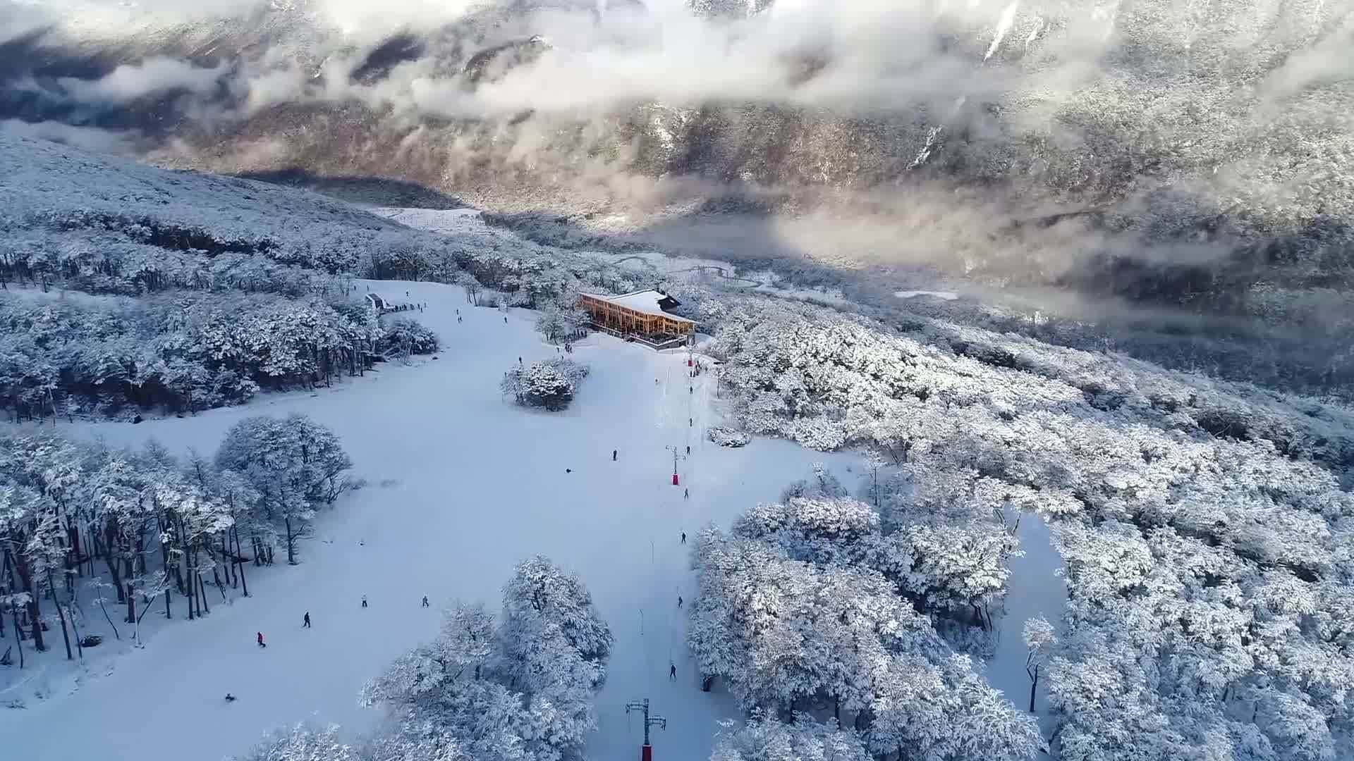 Cerro Castor despide la temporada con beneficios para residentes y el Rip Curl Snowpool