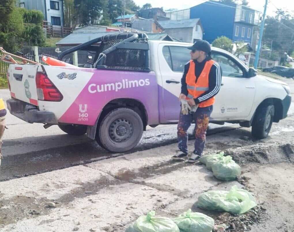 El Municipio realizó operativo de limpieza tras el desborde del Arroyo Buena Esperanza