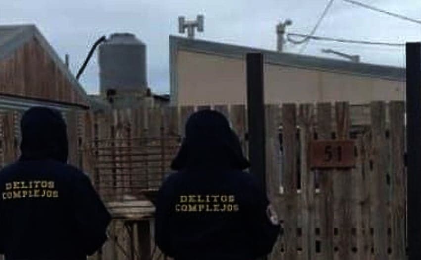 Investigación por un incendio intencional: hoy allanaron una casa